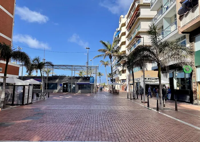 Hfg Loft Moderno Con Terraza En Calle Peatonal Junto A Las Canteras